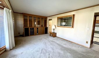 1733 Marshall Rd, Aberdeen, SD 57401