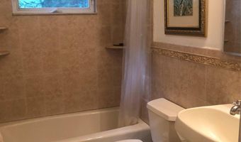 75 Union Ave, Amityville, NY 11701