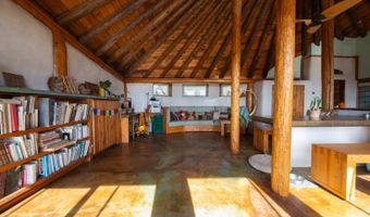211 Vera Cruz Rd, Capitan, NM 88316