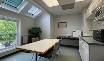 19 Kilton Rd, Bedford, NH 03110