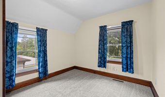 957 Cleveland Ave, Amherst, OH 44001
