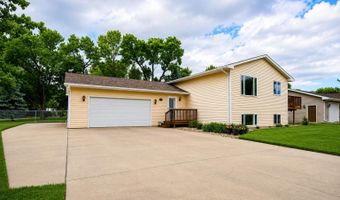 705 SW 13th Ave, Aberdeen, SD 57401