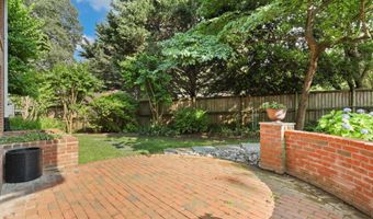4610 ROXBURY Dr, Bethesda, MD 20814