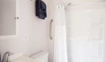 9 2nd St, Bourne, MA 02532