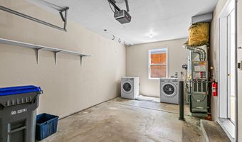 835 Blackberry Ln, Ashland, OR 97520