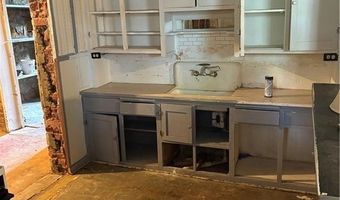 1015 S 6th St, Atchison, KS 66002