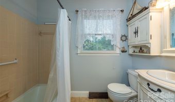 424 Lower Grassy Branch Rd, Asheville, NC 28805