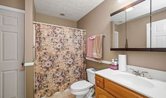 108 Lock Ln, Alum Creek, WV 25003