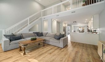 1043 Maiden Ln, Ann Arbor, MI 48105