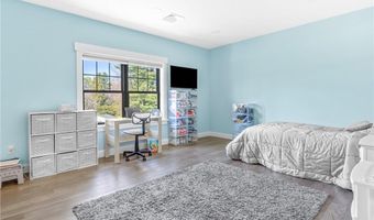 116 Nayatt Rd, Barrington, RI 02806