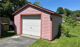 35 Bolton Ave, Alexandria Bay, NY 13607