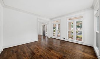 135 Staghound Ct, Alpharetta, GA 30005