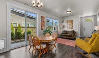 20713 SE Iron Horse Ln, Bend, OR 97702