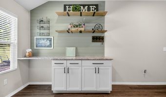 1939 Auburn Hills Dr, Benton, AR 72015