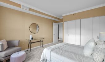 77 S Evergreen Ave 206, Arlington Heights, IL 60005