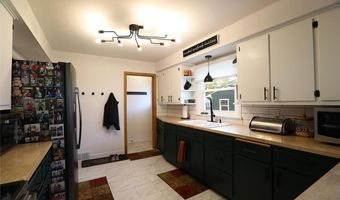 204 E 3rd Ave N, Aurora, MN 55705
