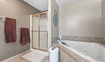 108 Gates Cv, Auburn, IN 46706