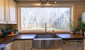 82 Bolton Branch Rd, Coventry, CT 06238