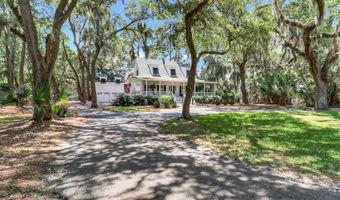 8 Dolphin Point Dr, Beaufort, SC 29907