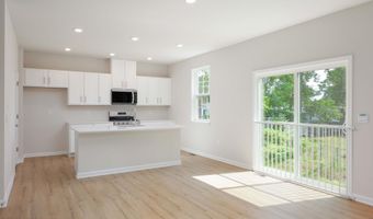 1 Dahlia Ct, Bayville, NJ 08721