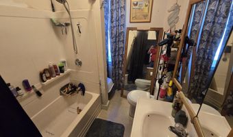 18 Boynton St, Bangor, ME 04401