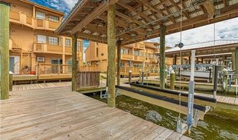 24 LAKE BREEZE Dr 24, New Orleans, LA 70129