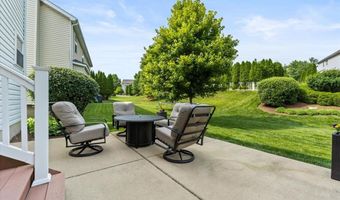 226 Arbor Trails Dr, Ballwin, MO 63021
