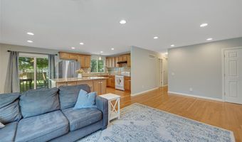 318 Windyoak Dr, Ballwin, MO 63021