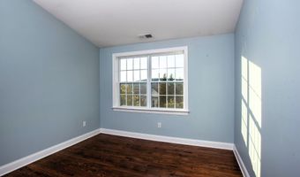 27 Warrington Round 27, Danbury, CT 06810