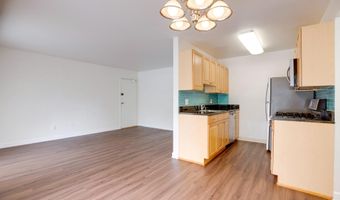 4965 AMERICANA Dr 104, Annandale, VA 22003