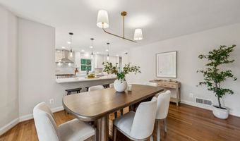 3801 LORCOM Ln N, Arlington, VA 22207