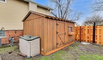 2819 N Kennicott Ave, Arlington Heights, IL 60004
