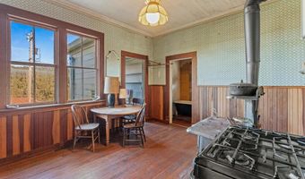 33850 East Ln, Albion, CA 95410