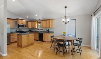 4 Cross Rd, Brookline, NH 03033
