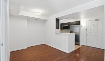 880 N POLLARD St 222, Arlington, VA 22203