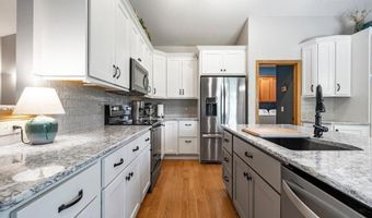 14425 Freesia Way, Apple Valley, MN 55124
