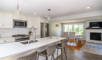 88 Rope Walk Rd, Bourne, MA 02532