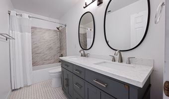 375 McClure Ave, Astoria, OR 97103