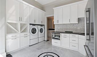 32 Lorraine St, Barrington, RI 02806