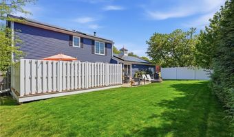 34 Brooks Farm Dr, Bristol, RI 02809