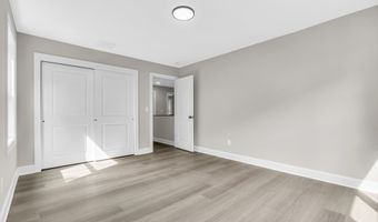 70 Seurat St, Barnegat, NJ 08005