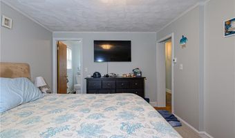 44 Dudley Ave, Newport, RI 02840
