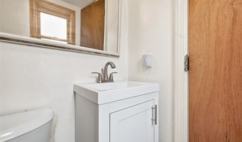 59 S 14th St, Airville, PA 15203