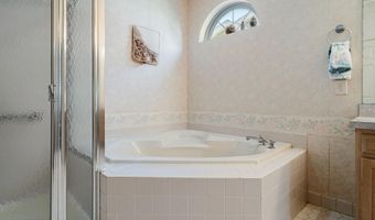 11 Nautical Ct, Bayville, NJ 08721
