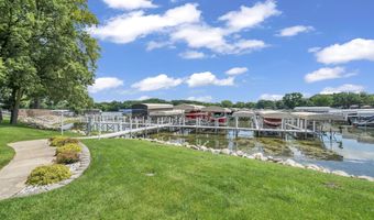 179 Broadway Street E B8, Arnolds Park, IA 51331