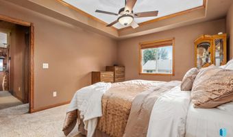 2413 E Trevino Ln, Brandon, SD 57005