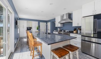 35 Provident Pl, Coventry, RI 02816