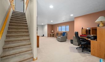 1012 E Magnolia Dr, Brandon, SD 57005