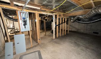 203 N Walnut St, Anderson, MO 64831