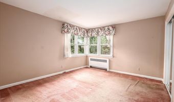34 Valerie Ln, Danbury, CT 06811